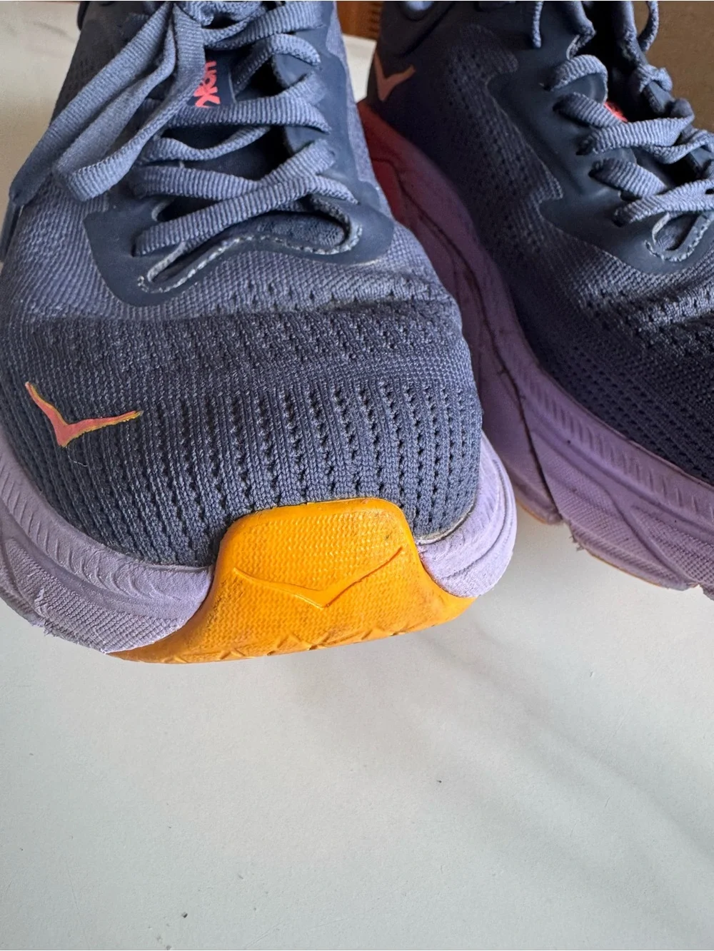 HOKA One One Arahi 7 Running Shoes Women’s 8.5 Gray Orange